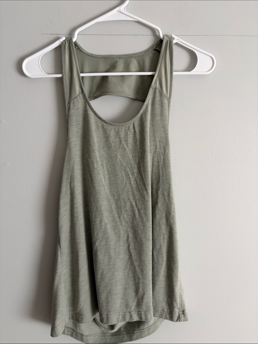 ALO Yoga Olive Green Muscle Tee Tank. Open drape back. Small.